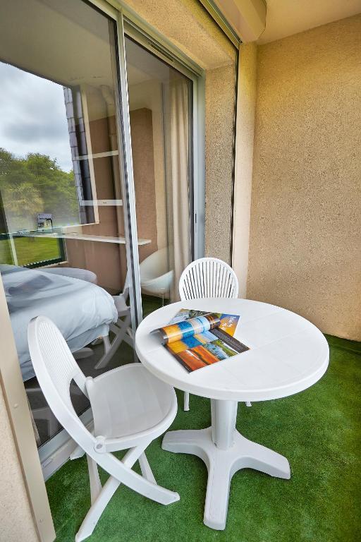 Hotel Du Golf Saint-Laurent Ploemel Ruang foto