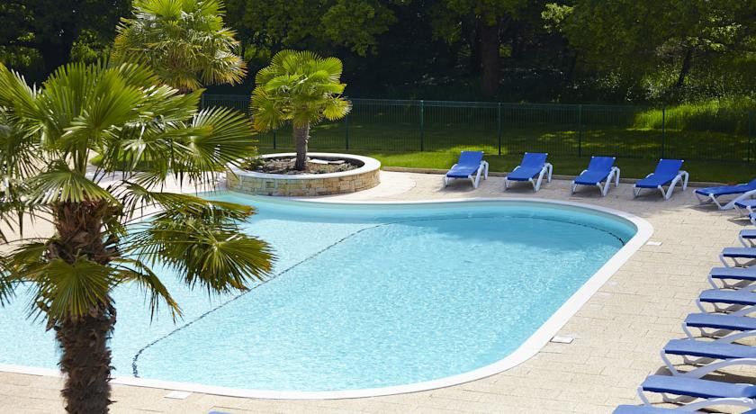 Hotel Du Golf Saint-Laurent Ploemel Bagian luar foto